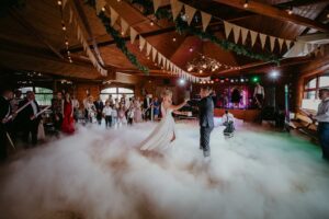 pierwszy_taniec_ciezki_dym